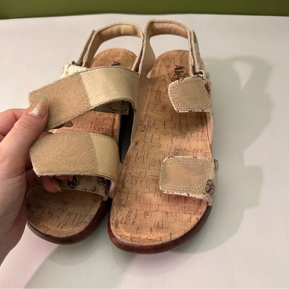 Alegria Bailee Sandal In Chill Pill Size 40 Tan - Picture 4 of 6